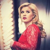 Kelly clarkson